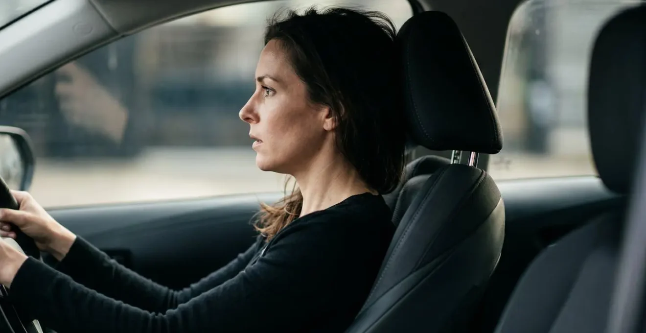 Ajustement automatique du siège conducteur par le système Pre-Safe pour optimiser la position de sécurité